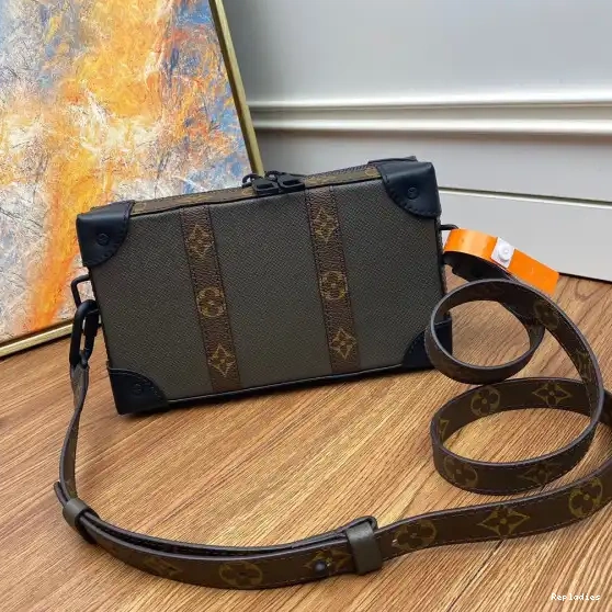 Rep ladies VUITTON TRUNK SOFT LOUIS WALLET 0524